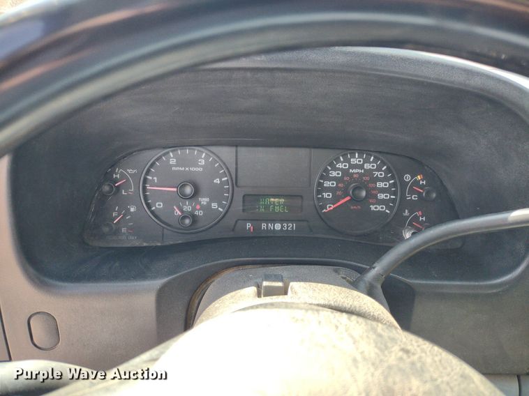 image for item DQ1700 2007 Ford F350 Super Duty XL  Crew Cab utility bed pickup truck