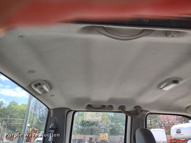 image for item DQ1700 2007 Ford F350 Super Duty XL  Crew Cab utility bed pickup truck