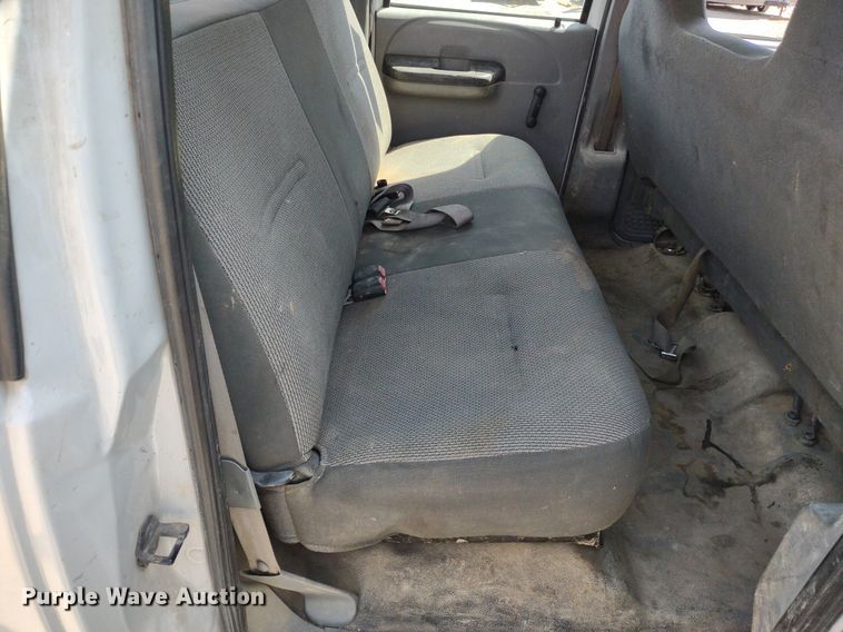 image for item DQ1700 2007 Ford F350 Super Duty XL  Crew Cab utility bed pickup truck