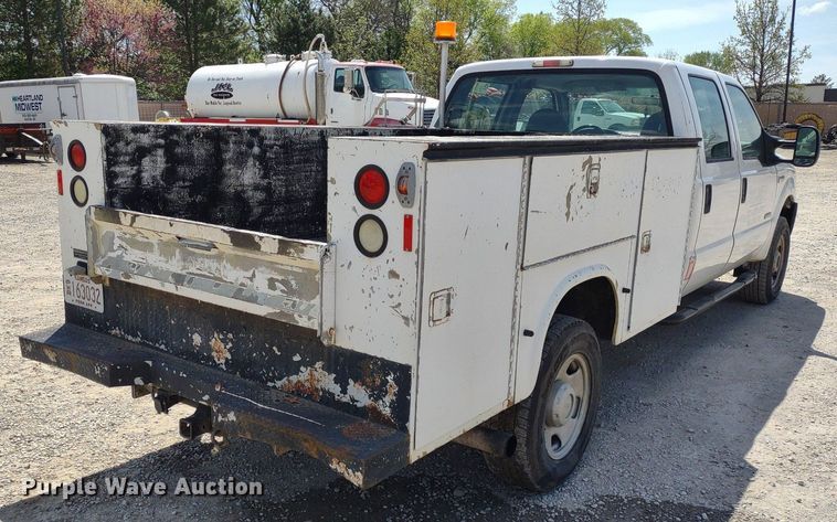 image for item DQ1700 2007 Ford F350 Super Duty XL  Crew Cab utility bed pickup truck