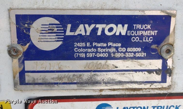 image for item DQ1700 2007 Ford F350 Super Duty XL  Crew Cab utility bed pickup truck