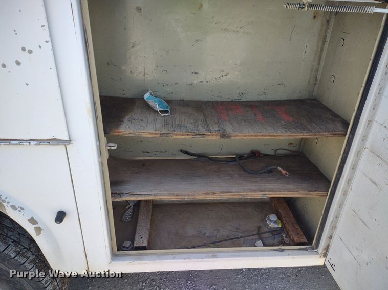 image for item DQ1700 2007 Ford F350 Super Duty XL  Crew Cab utility bed pickup truck