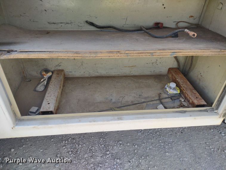 image for item DQ1700 2007 Ford F350 Super Duty XL  Crew Cab utility bed pickup truck