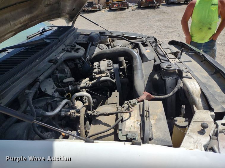 image for item DQ1700 2007 Ford F350 Super Duty XL  Crew Cab utility bed pickup truck