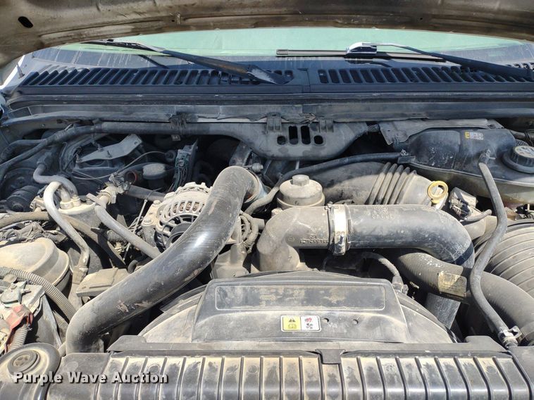 image for item DQ1700 2007 Ford F350 Super Duty XL  Crew Cab utility bed pickup truck