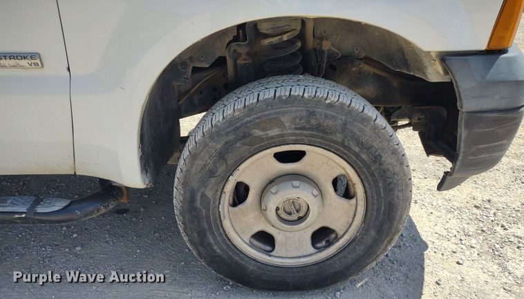 image for item DQ1700 2007 Ford F350 Super Duty XL  Crew Cab utility bed pickup truck