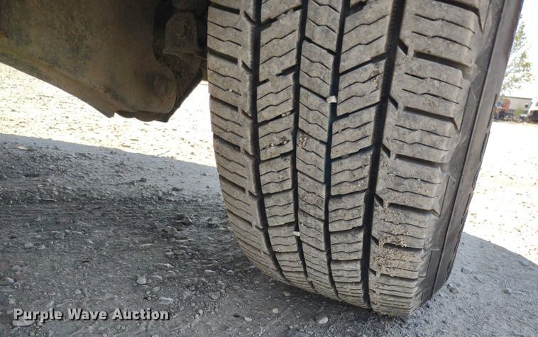 image for item DQ1700 2007 Ford F350 Super Duty XL  Crew Cab utility bed pickup truck