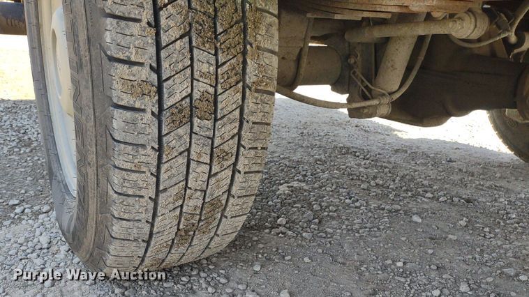 image for item DQ1700 2007 Ford F350 Super Duty XL  Crew Cab utility bed pickup truck