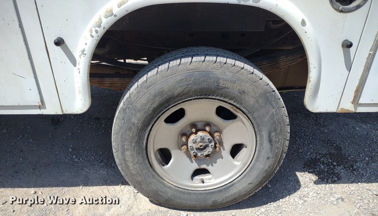 image for item DQ1700 2007 Ford F350 Super Duty XL  Crew Cab utility bed pickup truck