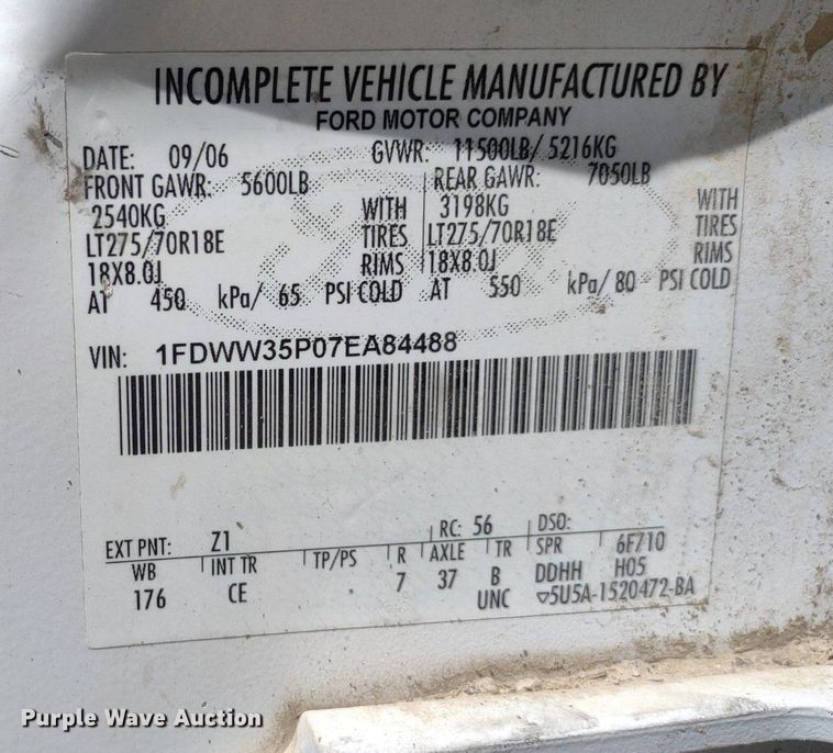 image for item DQ1700 2007 Ford F350 Super Duty XL  Crew Cab utility bed pickup truck