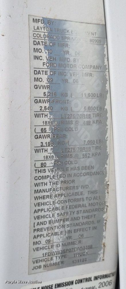 image for item DQ1700 2007 Ford F350 Super Duty XL  Crew Cab utility bed pickup truck