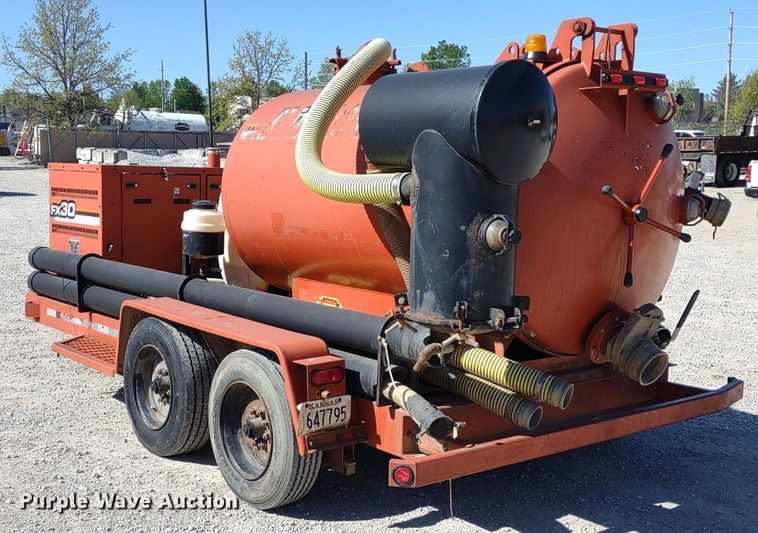 image for item DQ1706 2006 Ditch Witch FX30  vacuum excavator