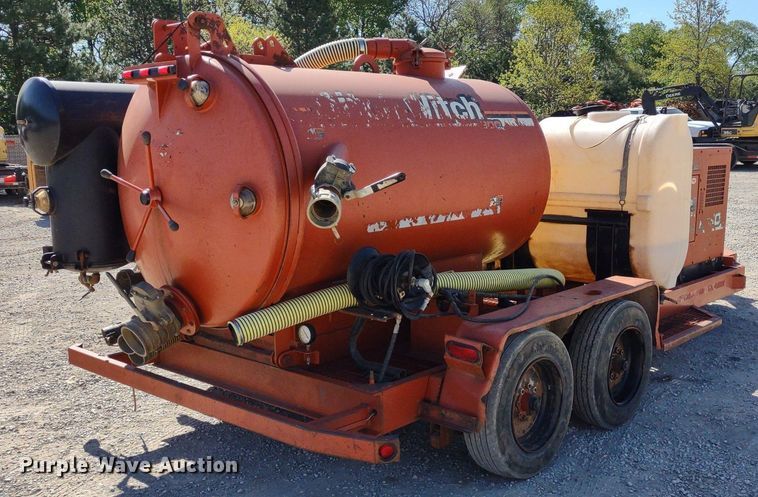 image for item DQ1706 2006 Ditch Witch FX30  vacuum excavator