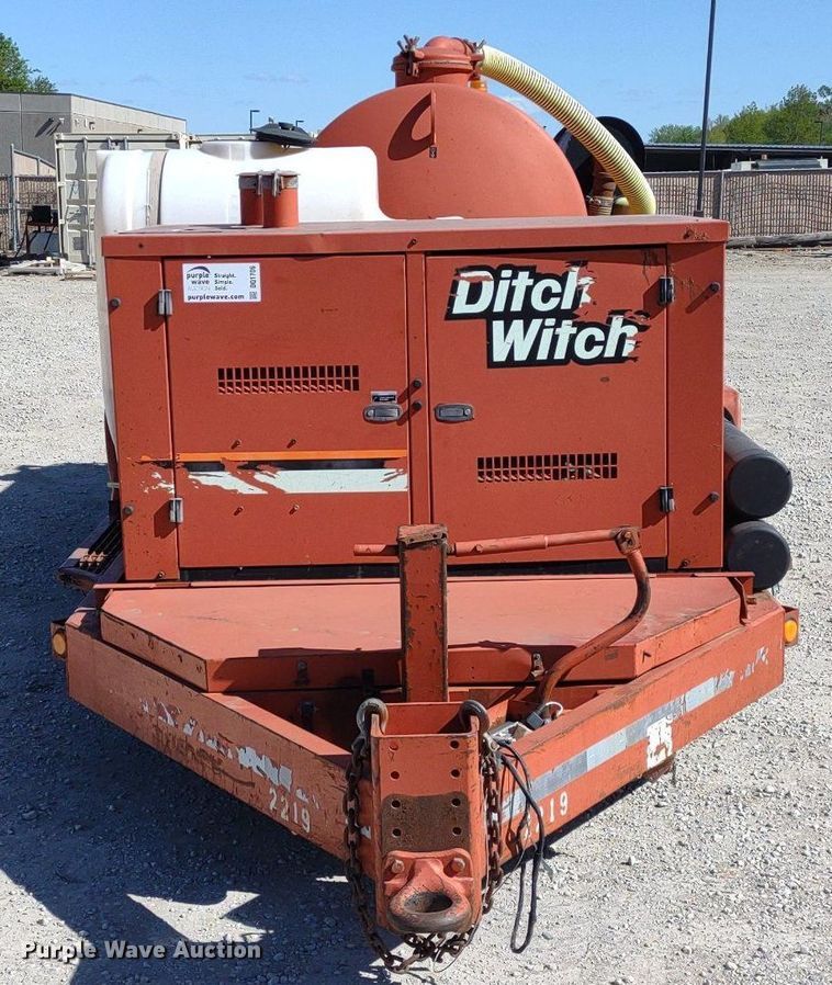 image for item DQ1706 2006 Ditch Witch FX30  vacuum excavator