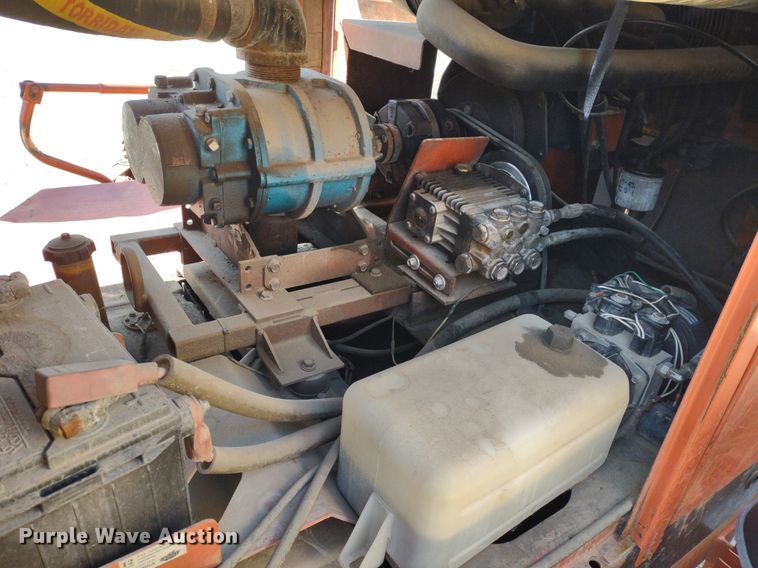 image for item DQ1706 2006 Ditch Witch FX30  vacuum excavator