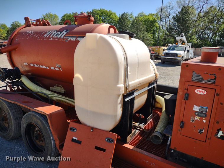 image for item DQ1706 2006 Ditch Witch FX30  vacuum excavator