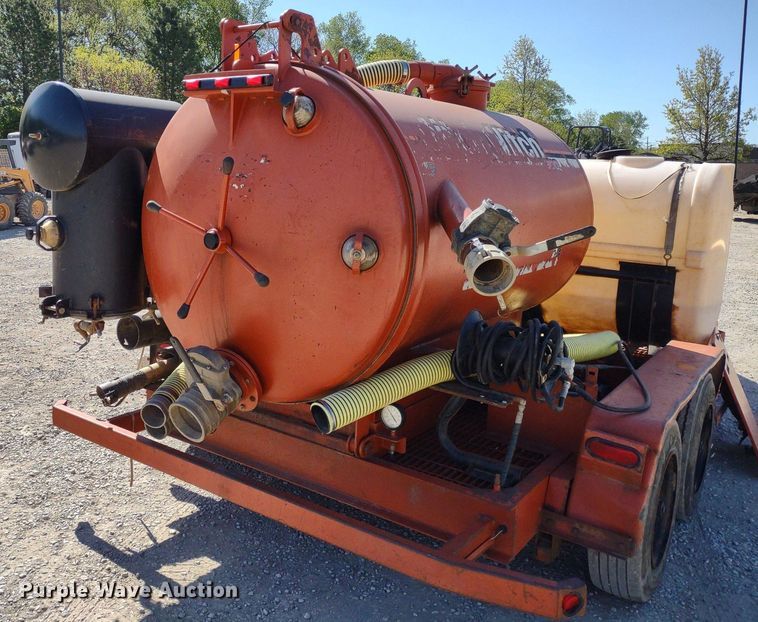 image for item DQ1706 2006 Ditch Witch FX30  vacuum excavator