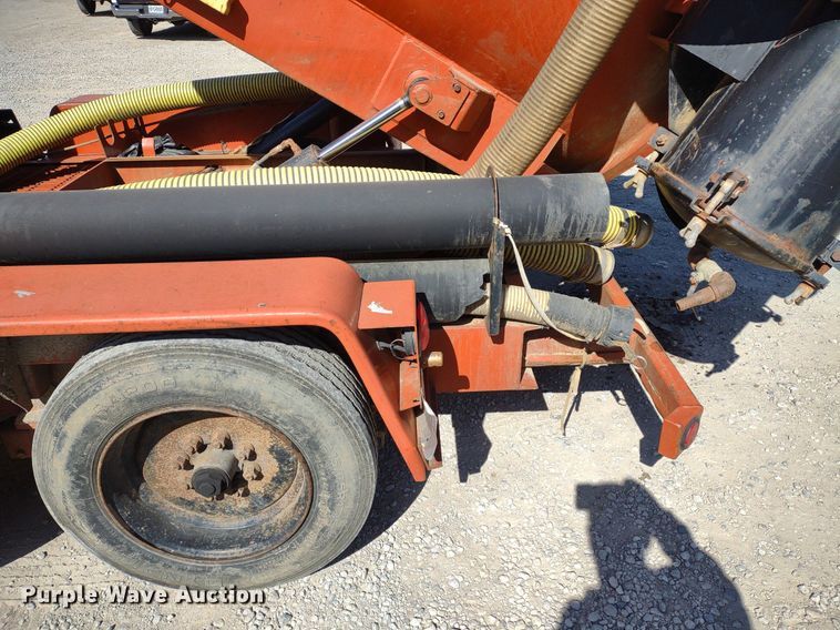 image for item DQ1706 2006 Ditch Witch FX30  vacuum excavator