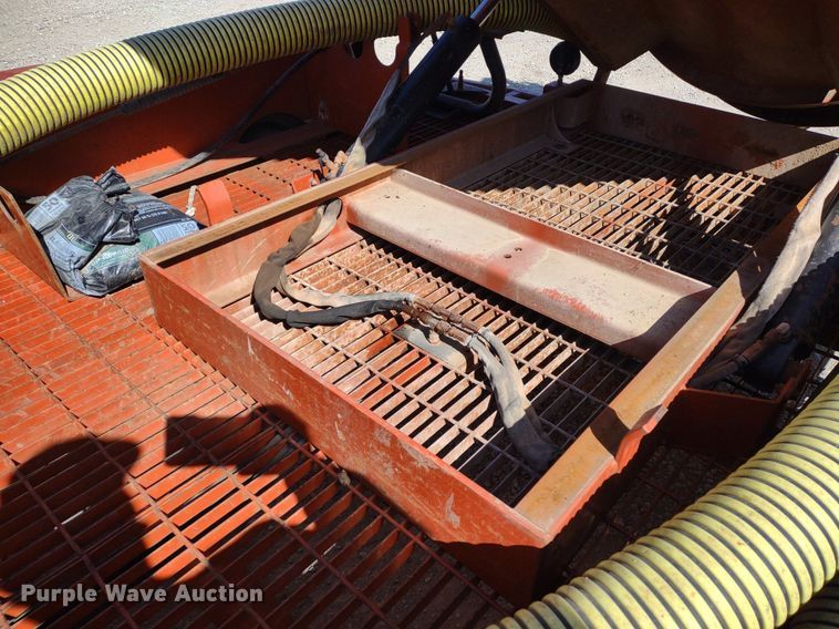 image for item DQ1706 2006 Ditch Witch FX30  vacuum excavator