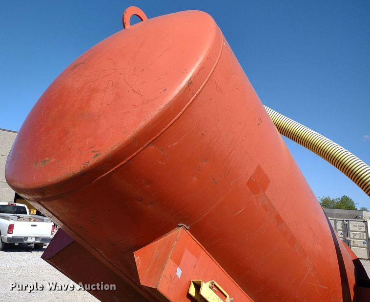 image for item DQ1706 2006 Ditch Witch FX30  vacuum excavator