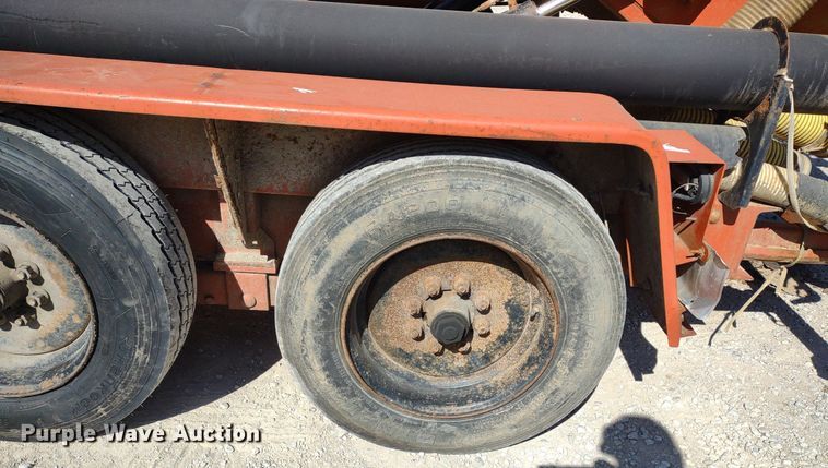 image for item DQ1706 2006 Ditch Witch FX30  vacuum excavator