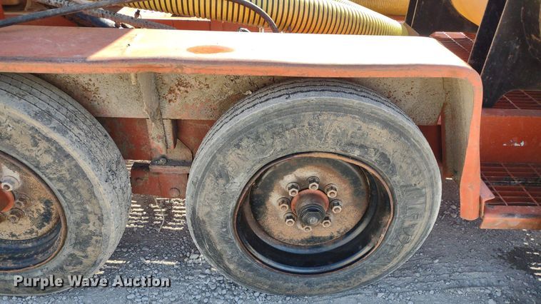 image for item DQ1706 2006 Ditch Witch FX30  vacuum excavator