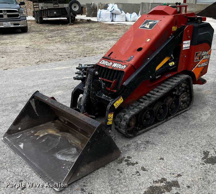 image for item DQ2032 2015 Ditch Witch SK850  compact utility loader