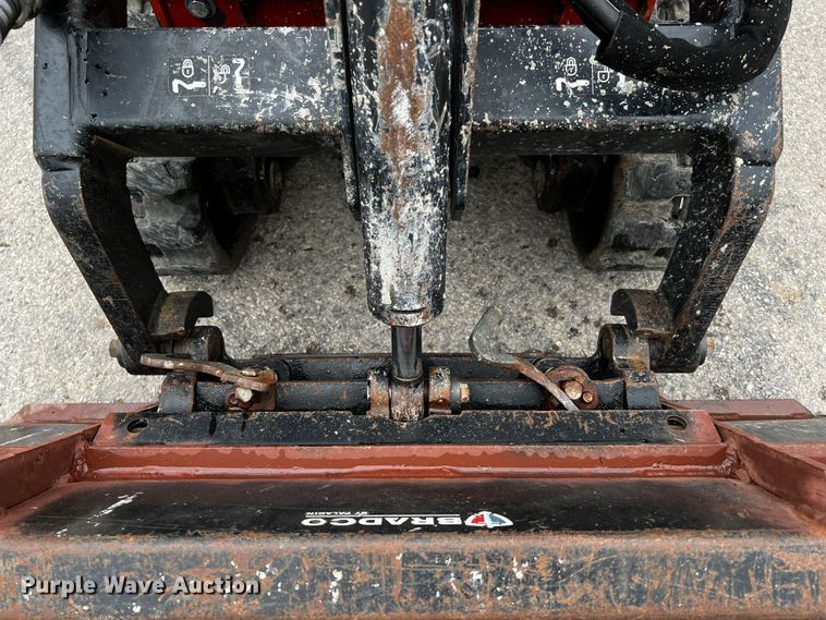 image for item DQ2032 2015 Ditch Witch SK850  compact utility loader