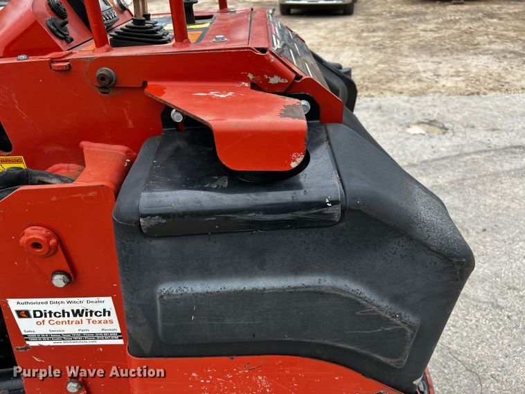 image for item DQ2032 2015 Ditch Witch SK850  compact utility loader