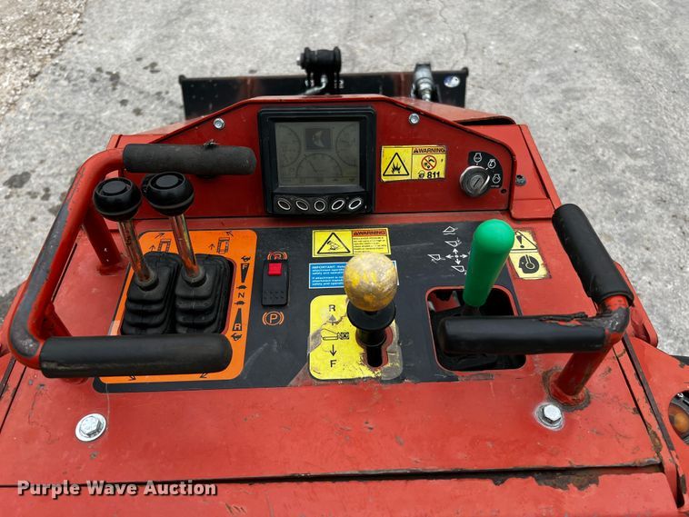 image for item DQ2032 2015 Ditch Witch SK850  compact utility loader