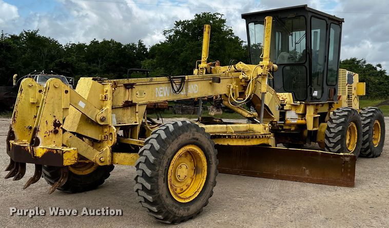 image for item DQ2037 2000 New Holland RG140  motor grader