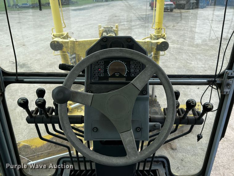 image for item DQ2037 2000 New Holland RG140  motor grader