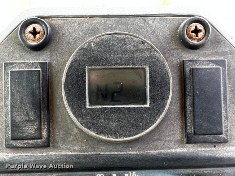 image for item DQ2037 2000 New Holland RG140  motor grader