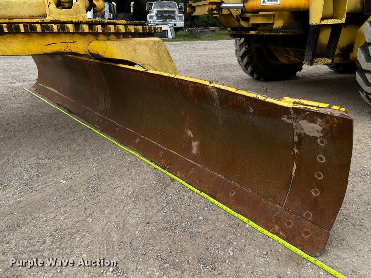 image for item DQ2037 2000 New Holland RG140  motor grader