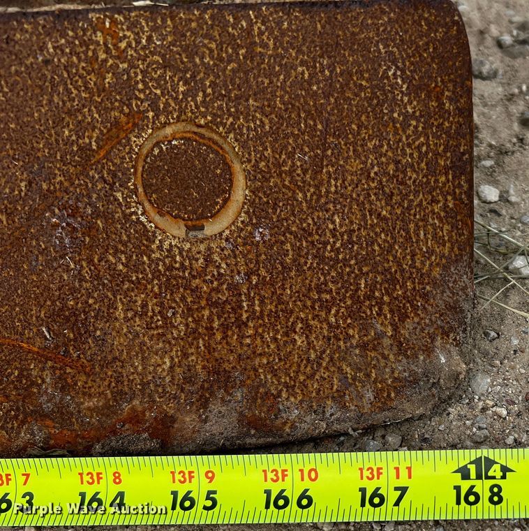 image for item DQ2037 2000 New Holland RG140  motor grader