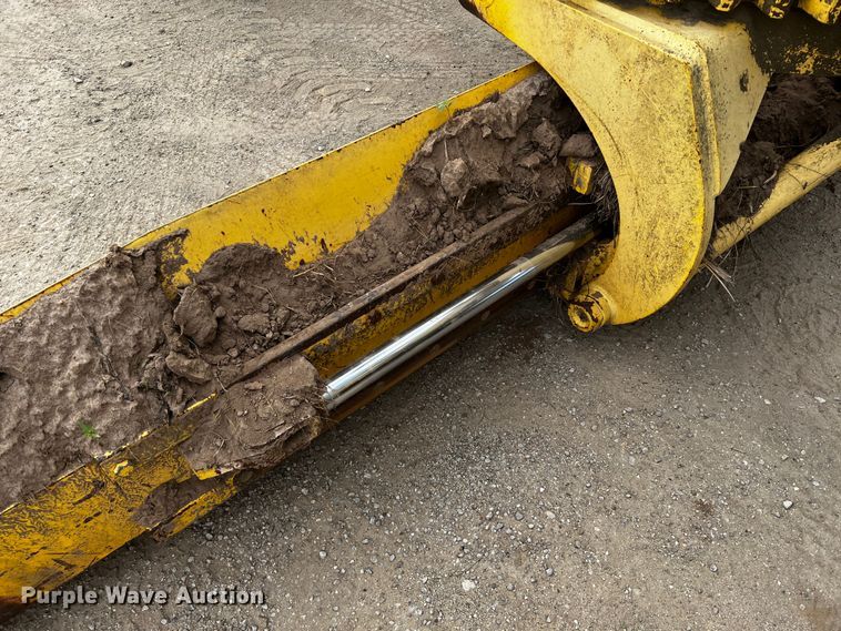 image for item DQ2037 2000 New Holland RG140  motor grader