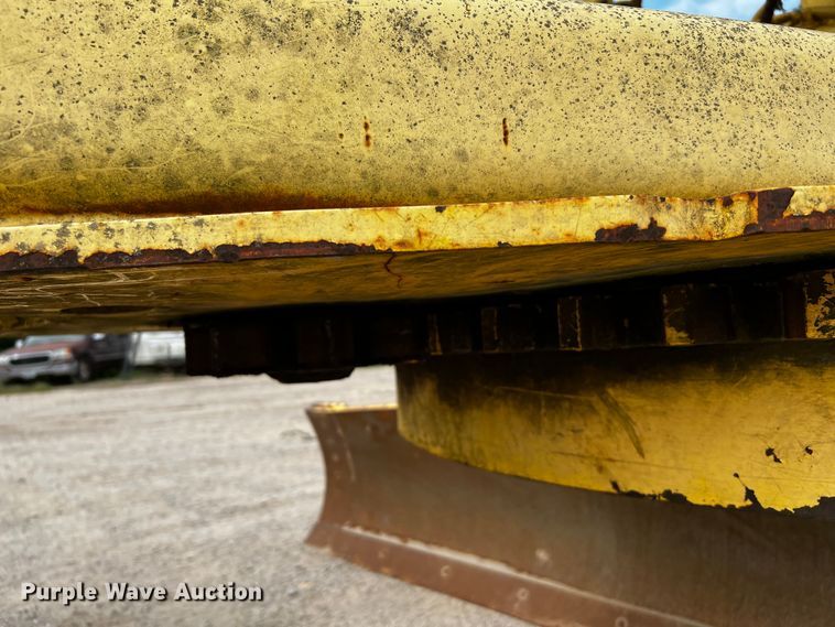 image for item DQ2037 2000 New Holland RG140  motor grader