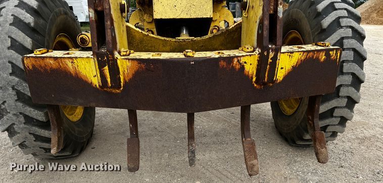 image for item DQ2037 2000 New Holland RG140  motor grader