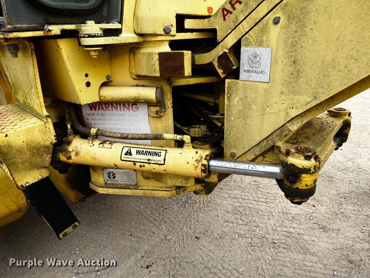 image for item DQ2037 2000 New Holland RG140  motor grader