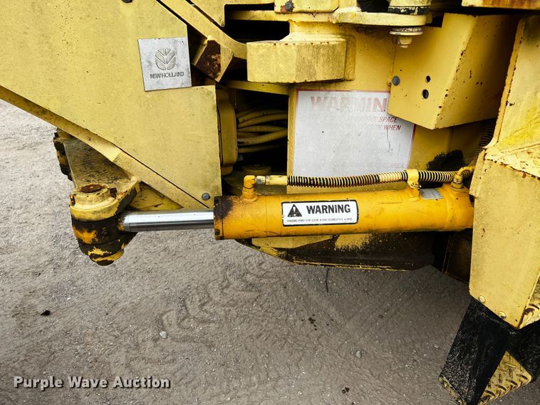 image for item DQ2037 2000 New Holland RG140  motor grader