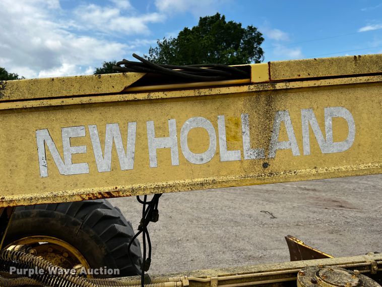 image for item DQ2037 2000 New Holland RG140  motor grader