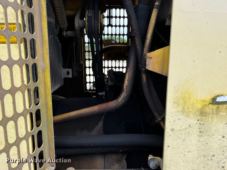 image for item DQ2037 2000 New Holland RG140  motor grader