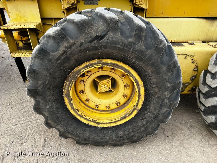 image for item DQ2037 2000 New Holland RG140  motor grader