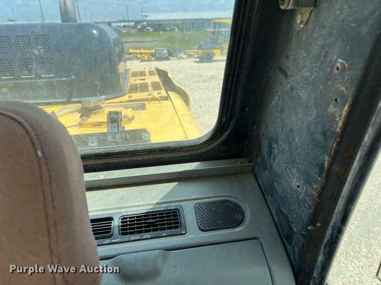 image for item DQ2042 1998 Komatsu PC300LC-6  excavator