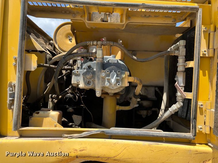 image for item DQ2042 1998 Komatsu PC300LC-6  excavator