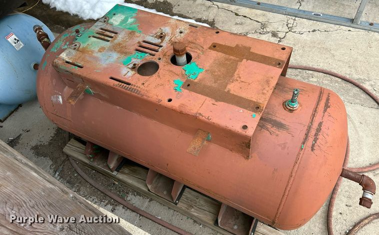 image for item DR4543 Quincy  air compressor