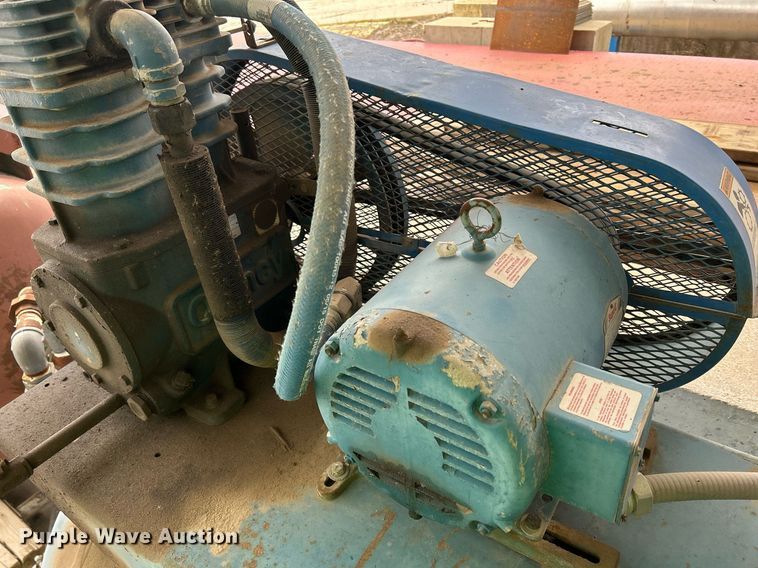 image for item DR4543 Quincy  air compressor