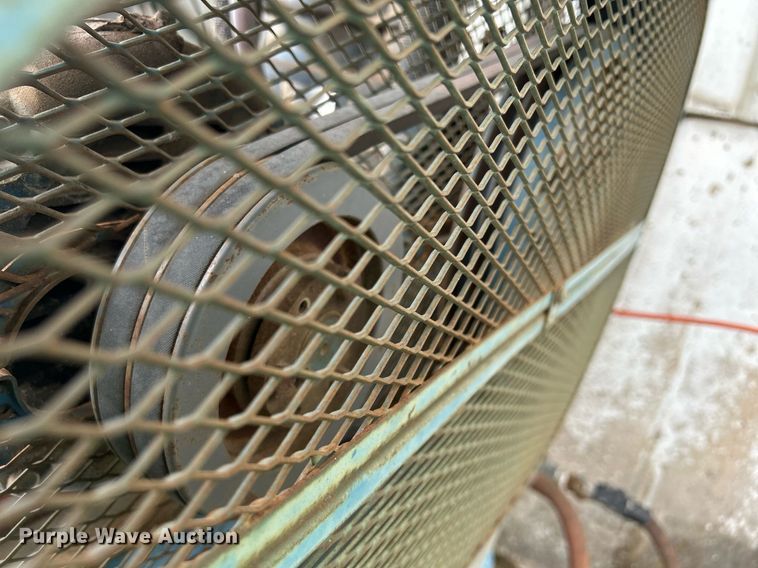 image for item DR4543 Quincy  air compressor