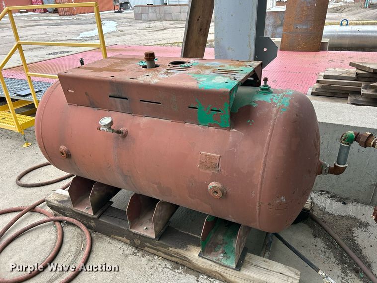 image for item DR4543 Quincy  air compressor