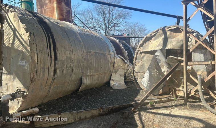 image for item DR4597 (2) asphalt storage tanks